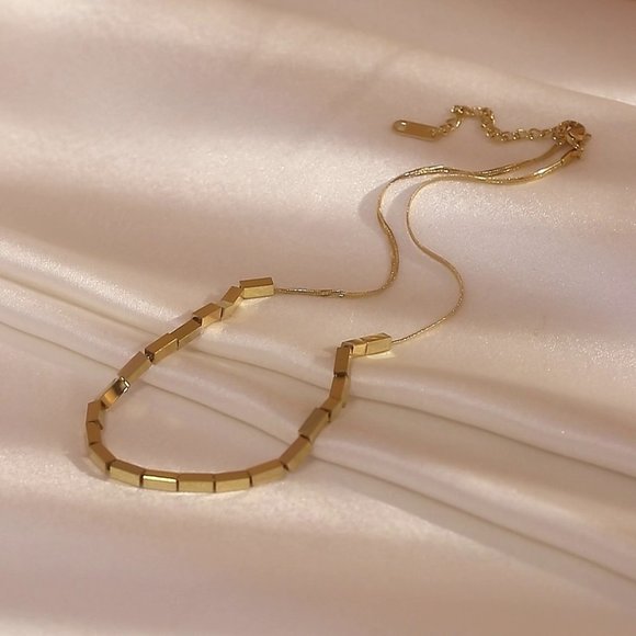 GOLICC Small Gold Brick Necklace - Picture 12 of 13